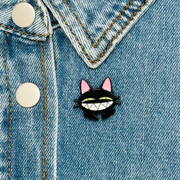 🤩The Legend of LUOXIAOHEI Luo Xiaohei Hei Black Cat Metal Brooch Cat Enamel Pin - Picture 1 of 6